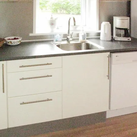 Semesterbostad Two-bedroom Holiday In 6 *