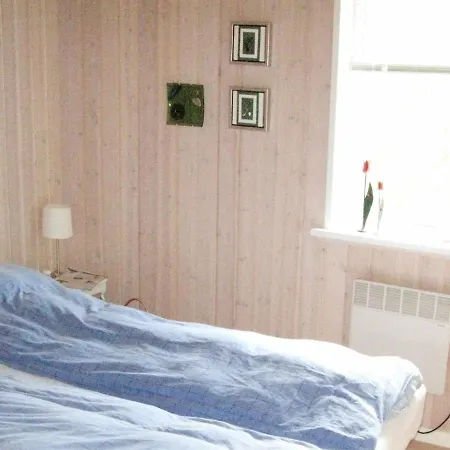 Two-bedroom Holiday In 6 Semesterbostad *