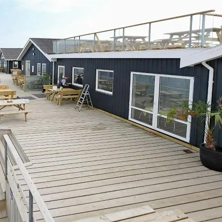 Semesterbostad Two-bedroom Holiday In 6 *