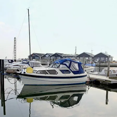 Two-bedroom Holiday In 6 * Vinderup