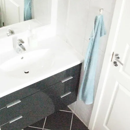 Two-bedroom Holiday In 6 *