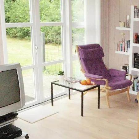 Two-bedroom Holiday In 6 *