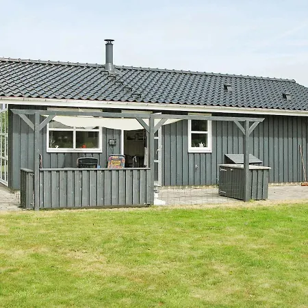 Two-bedroom Holiday In 6 Semesterbostad